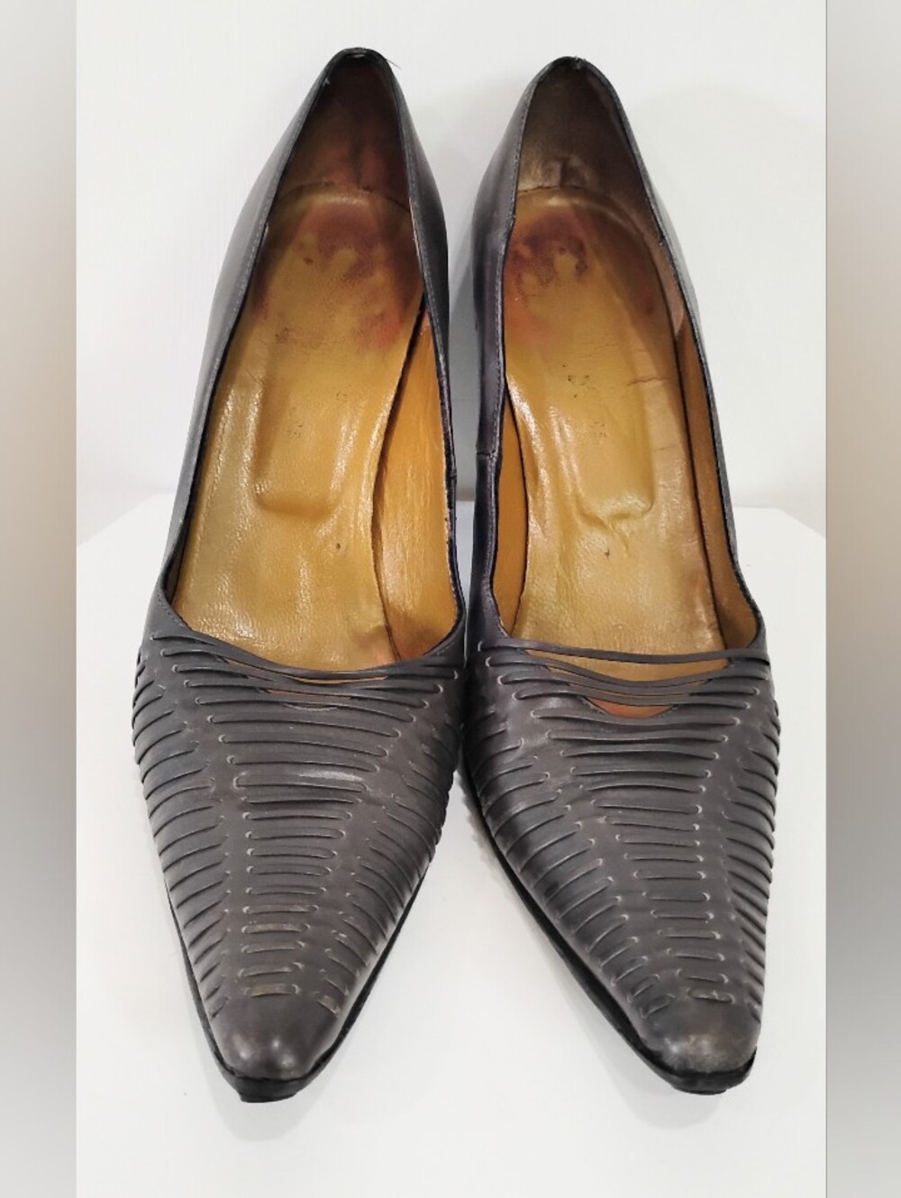KENNETH COLE LEATHER HEELS - Picture 7 of 7